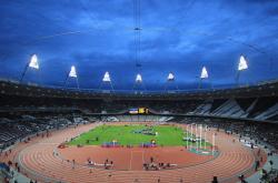 法甲常规赛对决在即！金州勇士演练定位球，辽宁男篮密集防守应对(金州勇士拿了几个冠军)